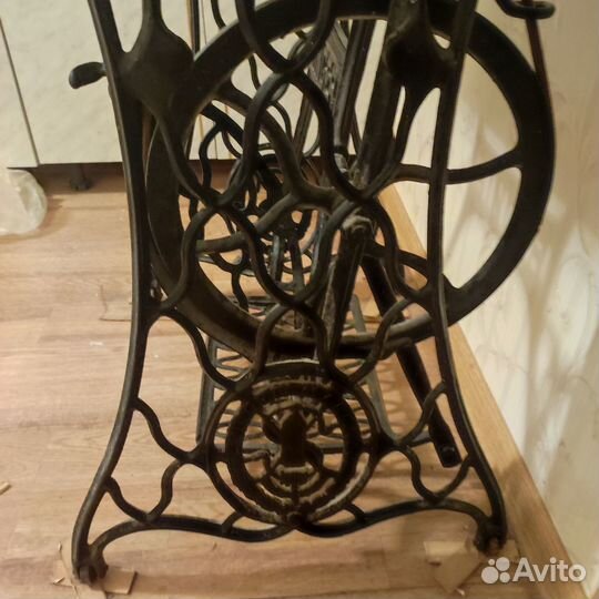 Швейная машинка зингер ножная