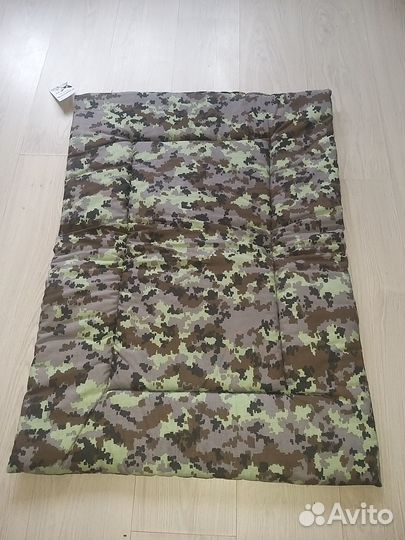 Лежанки и переноски