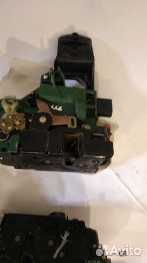 Фольксваген Пассат б5+ замок двери З. Л