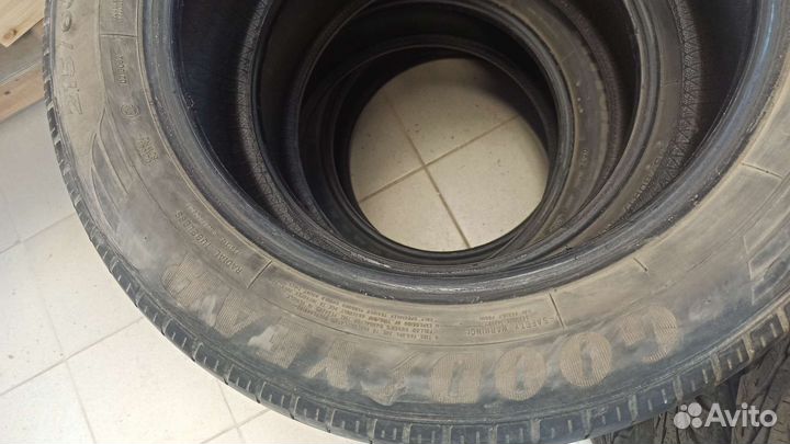 Goodyear EfficientGrip SUV 4x4 215/60 R17