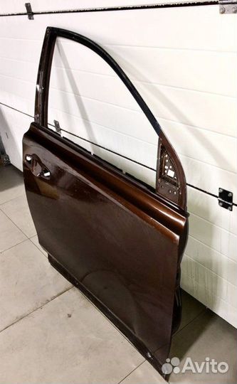 Дверь передняя правая Toyota Rav4