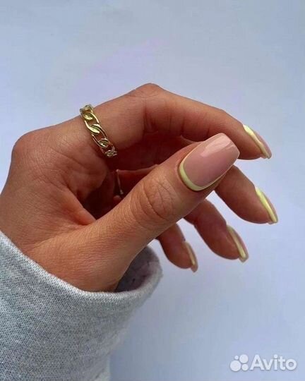 Мастер маникюра и педикюра