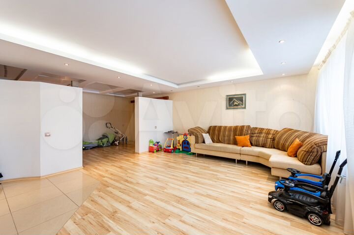 4-к. квартира, 173 м², 2/5 эт.