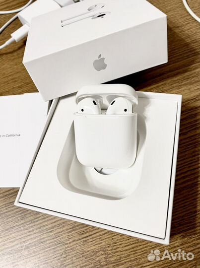 Беспроводные наушники apple airpods