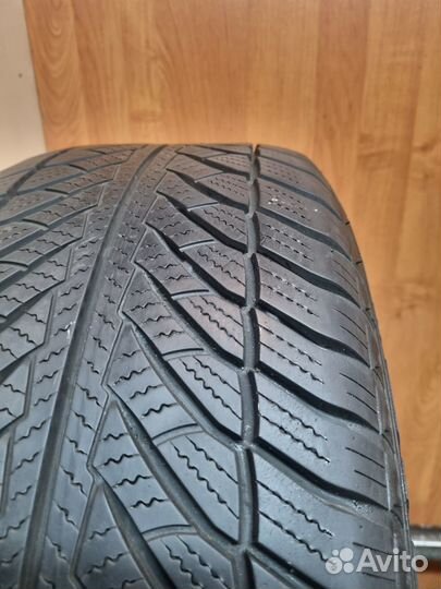 Goodyear UltraGrip 255/50 R19