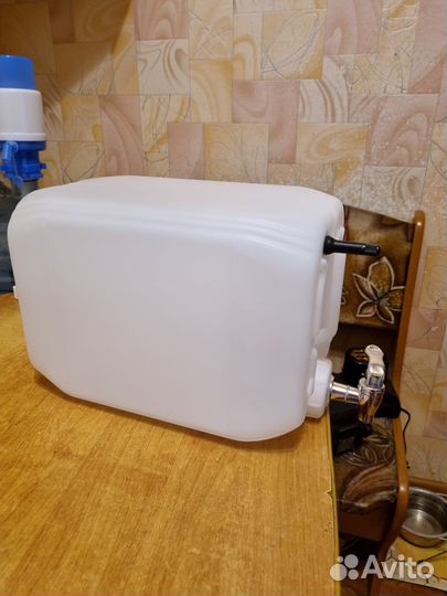 Канистра пластиковая 10 литров для воды