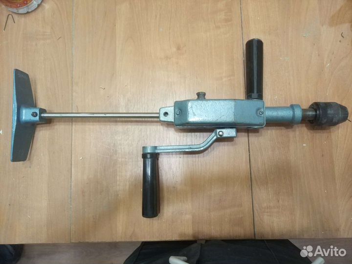 Механический ручной дрель в отличном состоянии, дл