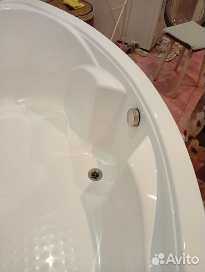 Ванна акриловая