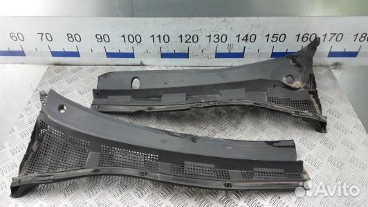 Накладка декоративная (жабо, дождевик) mazda 3 1