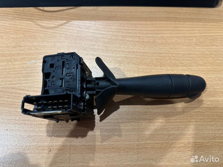 Подрулевой переключатель дворников Renault Duster