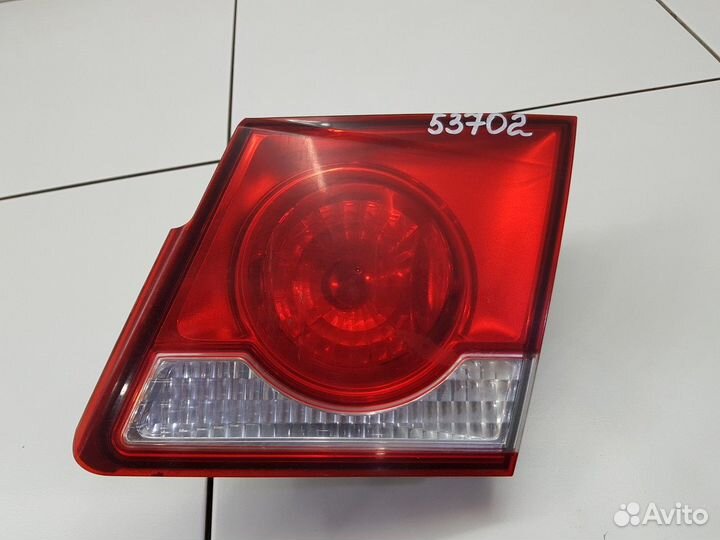 Фонарь задний правый внутренний (Chevrolet Cruze)