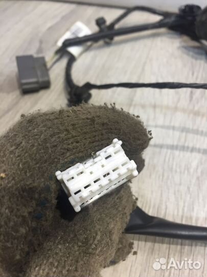 Проводка двери коса Nissan almera G15 Лев