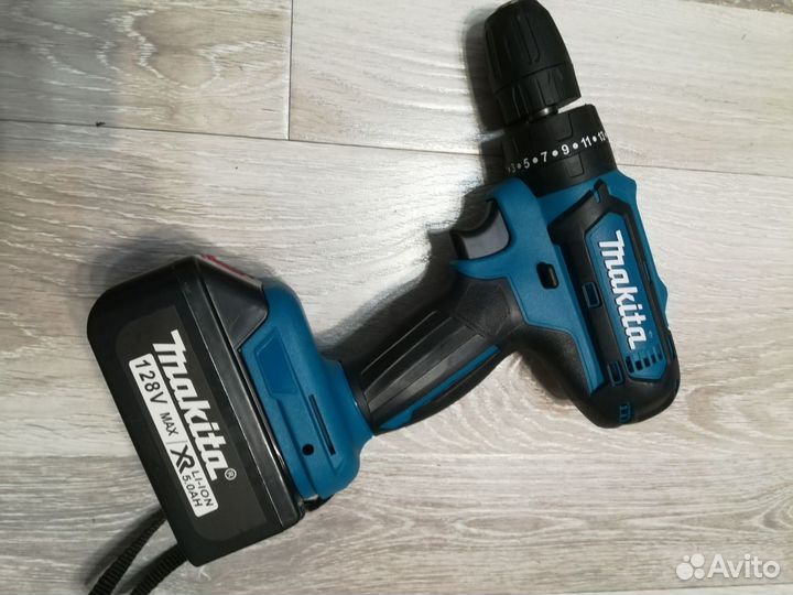 Аккумуляторный набор makita 4 в 1