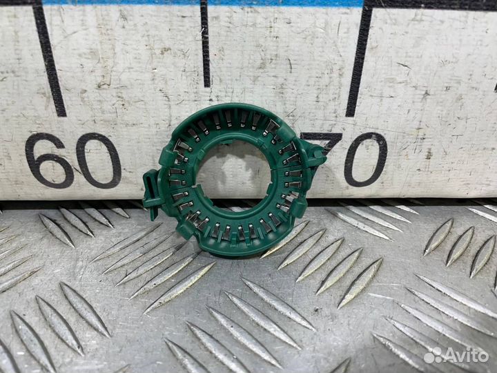 Б/У Кольцо крепежное ксеноновой лампы Audi #002