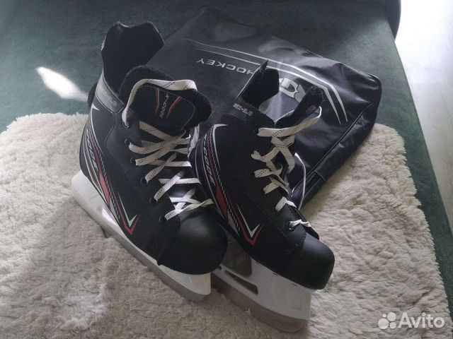 Коньки хоккейные 35р
