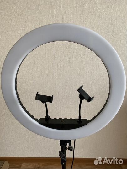 Кольцевая лампа со штативом