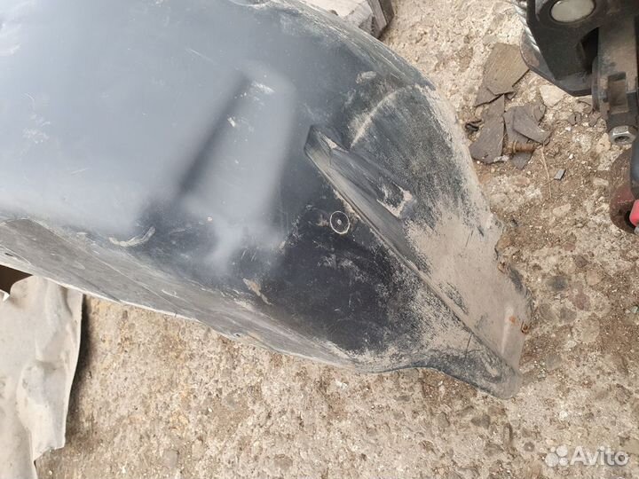 Подкрылок задний левый Range Rover Sport 1 L320