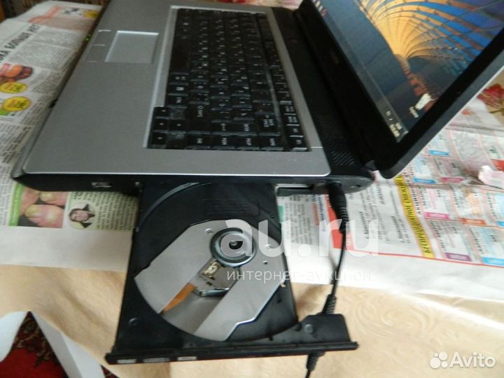 Ноутбук Toshiba Satellite L300-11I