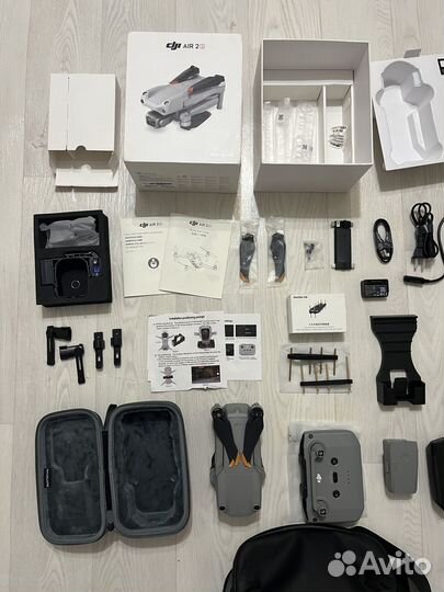 Квадрокоптер Dji AIR 2S Fly More Combo новый