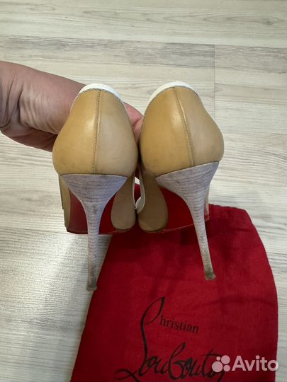 Оригинальные туфли Christian Louboutin