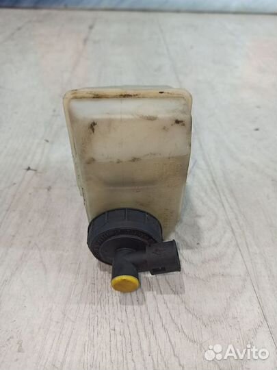 Бачок тормозной жидкости Renault symbol