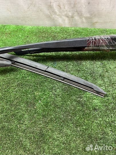 Дворник Toyota Aqua NHP10 1NZ-FXE 2012