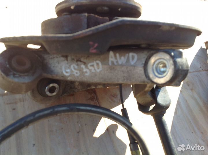 Кулак задний Лексус GS-350 (05-11) цапфа Lexus AWD