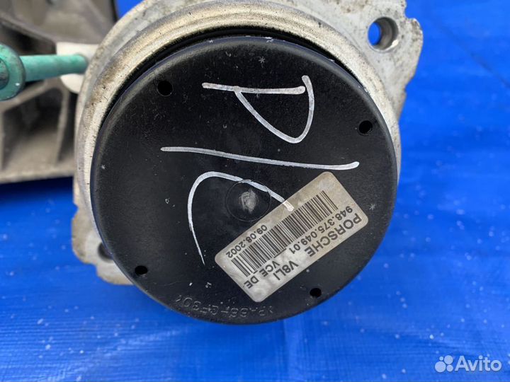 Подушка опора двигателя левая Porsche Cayenne 955