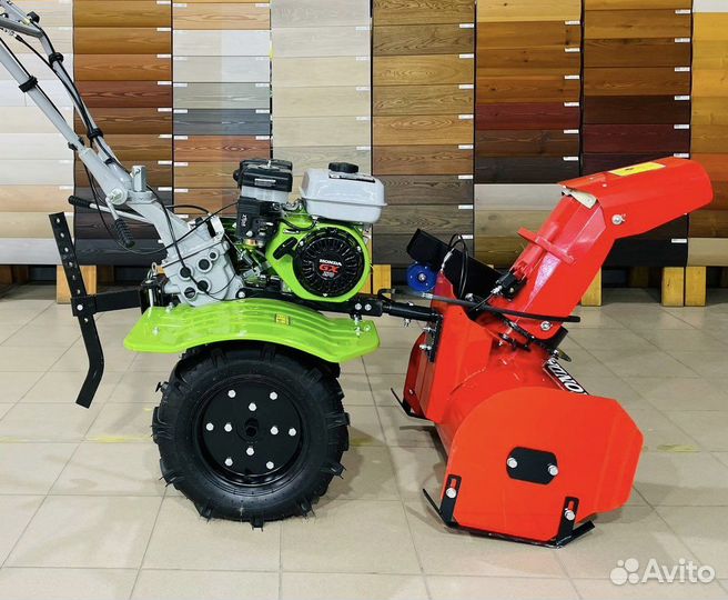 Снегоуборочная машина Honda