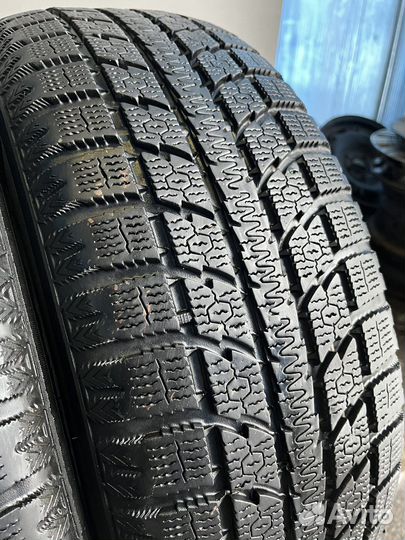 Toyo Observe GSi-5 215/60 R17