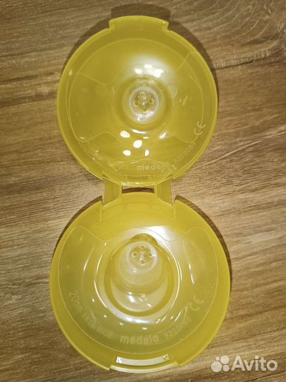 Новые накладки на соски фирмы medela