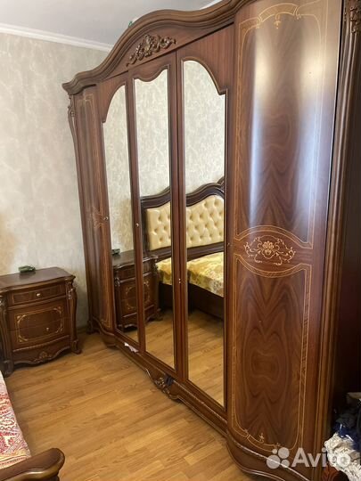 Спальный гарнитур