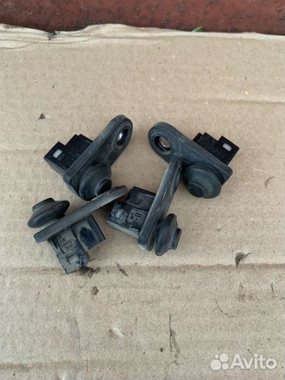 Hyundai Elantra XD Концевик двери выключатель свет