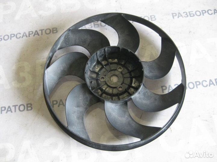 Крыльчатка вентилятора охлаждения двигателя левого