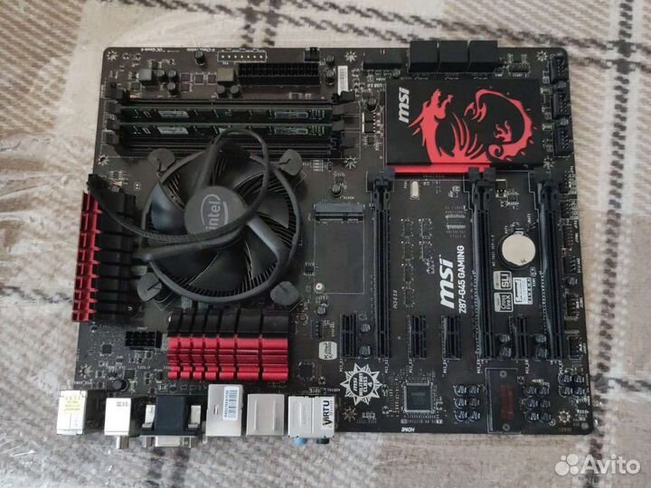 Мат плата с процессором и памятью