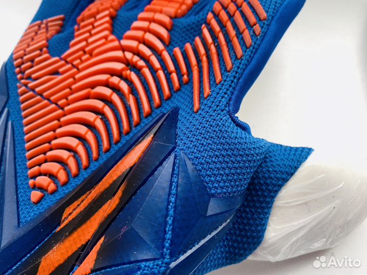 Вратарские перчатки