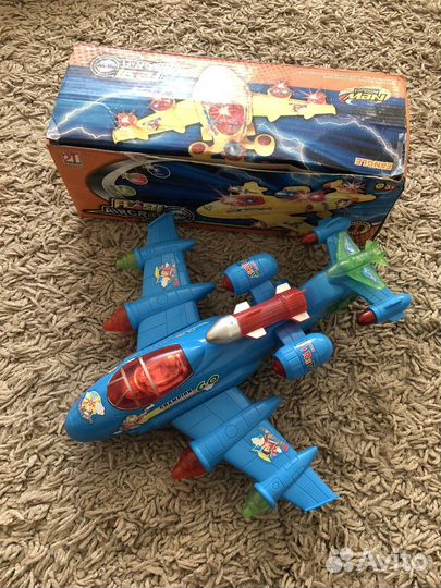 Самолет музыкальный