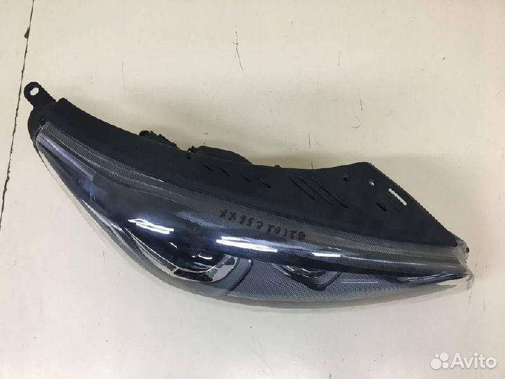Фара правая Kia Sorento/Sorento Prime