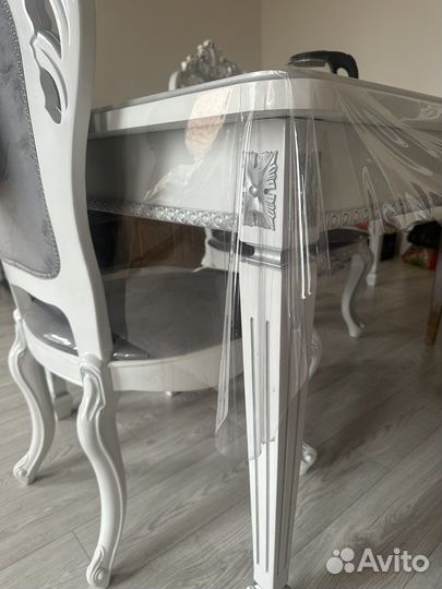 Стол и 4 стула