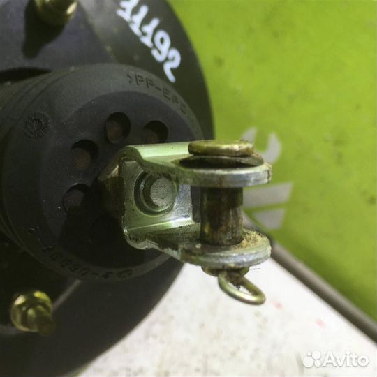 Усилитель тормозов вакуумный Тойота Королла Е120