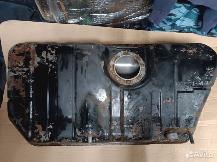 Топливный бак на LADA priora