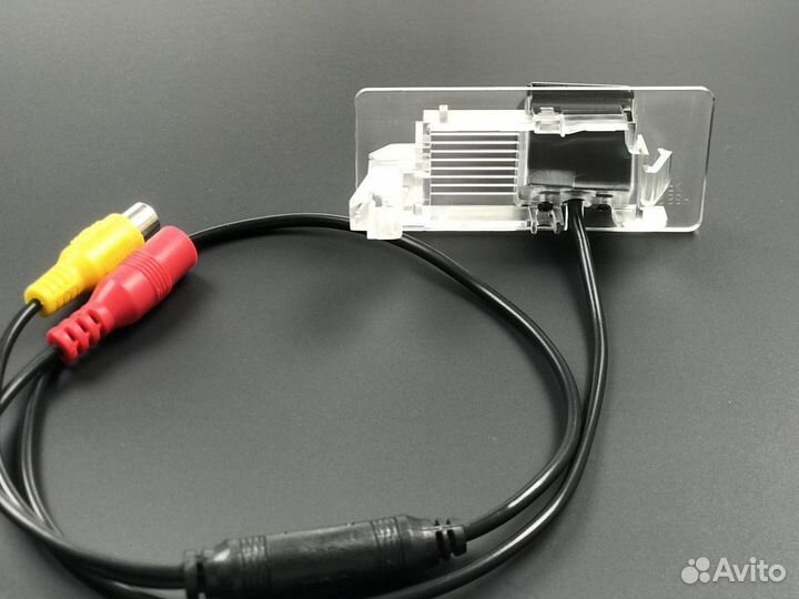 Камера заднего вида для Skoda Rapid 12-16