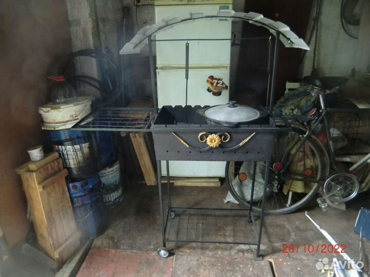 Мангал с крышей