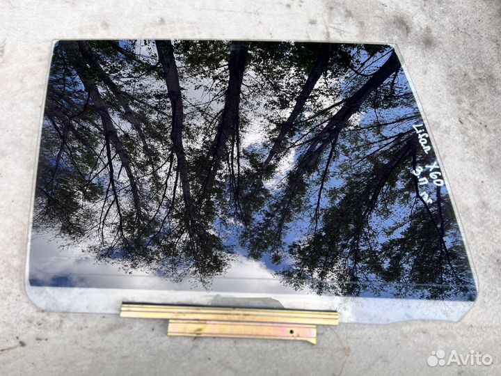 Стекло двери заднее правое Lifan X60