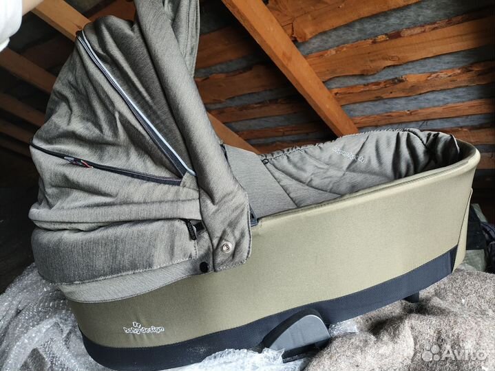 Коляска 3 в 1 с автолюлькой