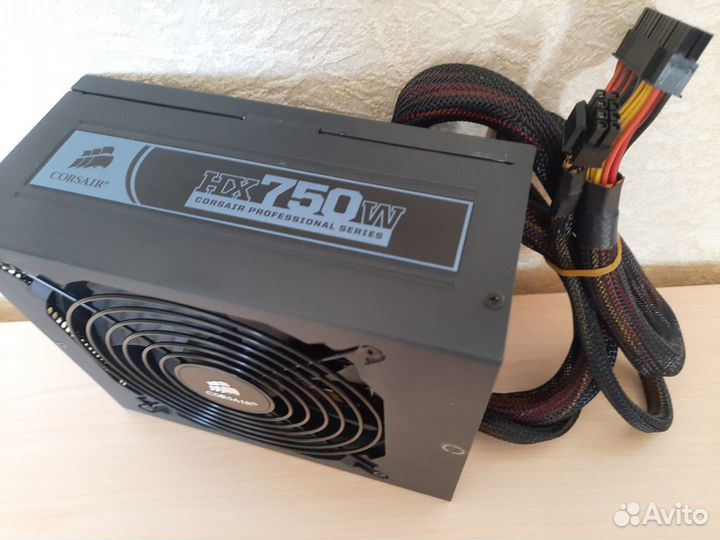 Блок питания Corsair HX750 Series 750-Watts