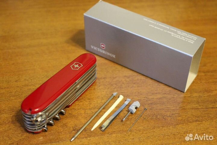 Victorinox Champion Plus (1.6795.R)