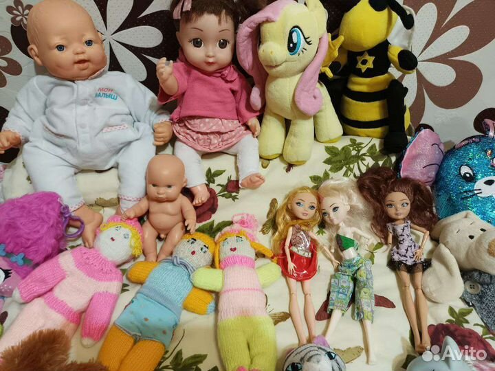 Пупсы и куклы Пакетом