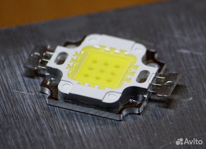 Светодиод 10Вт 32В LED