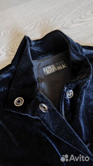 Черное бархатное платье